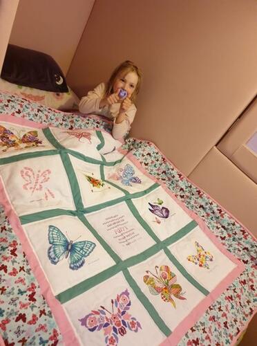 Photo of Poppy Ws quilt