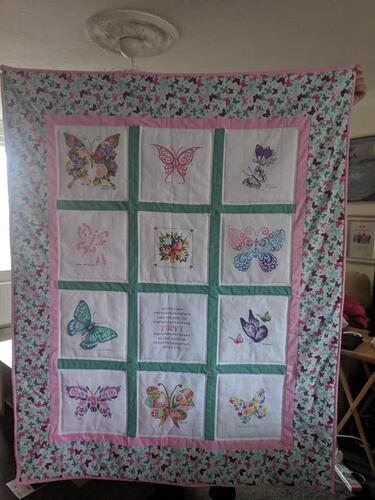 Photo of Poppy Ws quilt