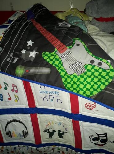 Photo of Elliot Es quilt