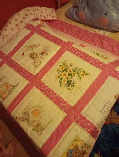 Photo of Daisybellas quilt